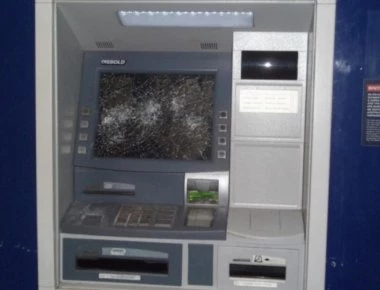 Η στιγμή που οι δράστες ανατινάζουν το ΑΤΜ στο Βύρωνα (βίντεο)